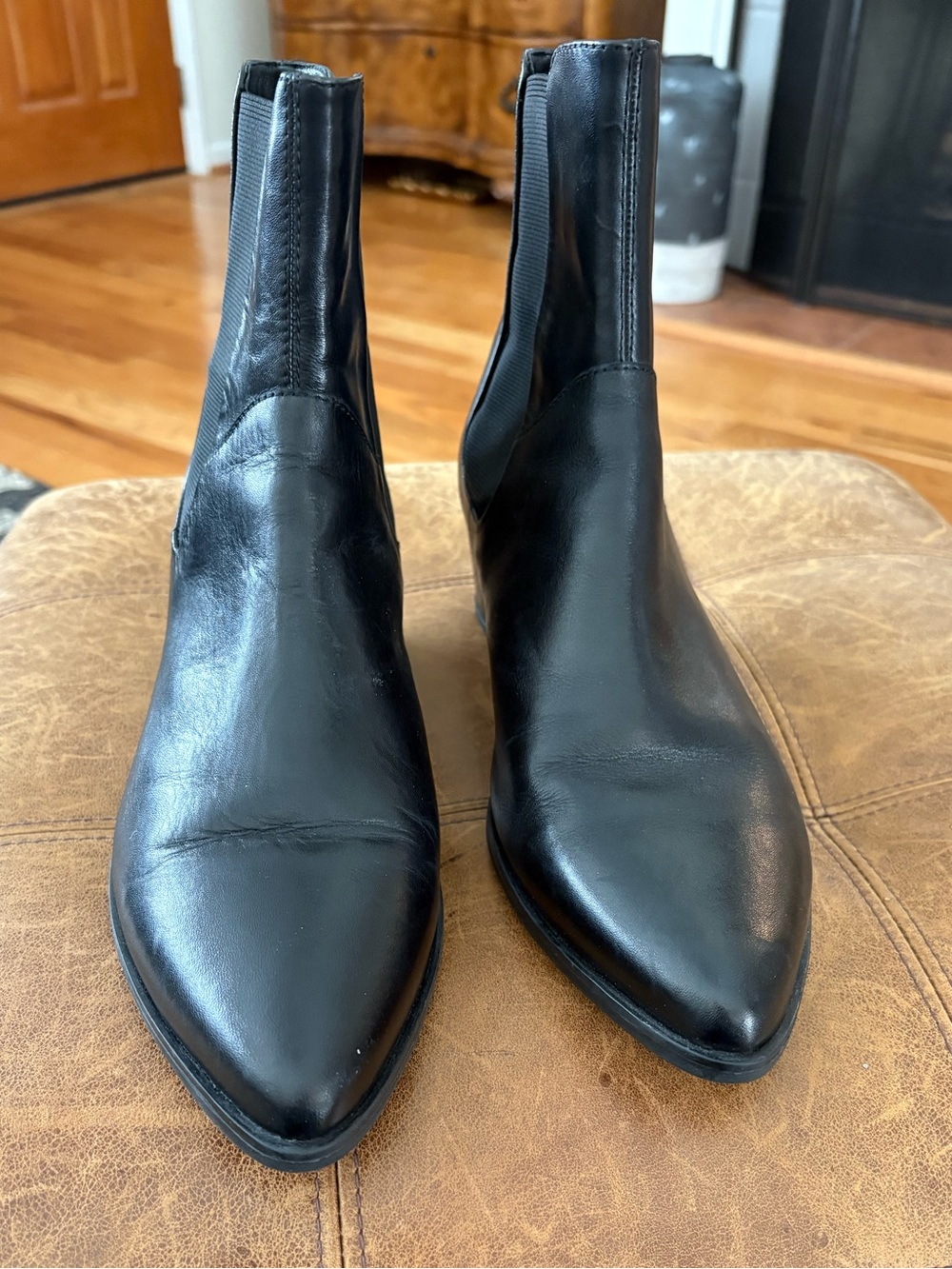 Vagabond Black Pointed Toe Chelsea Ankle Boots